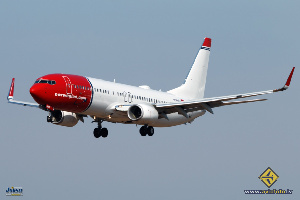 Boeing 737-8JP