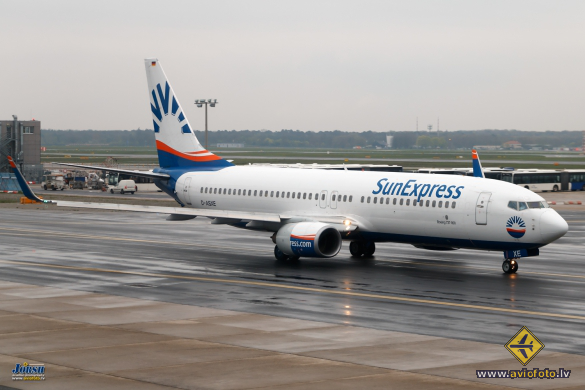 Boeing 737-8CX