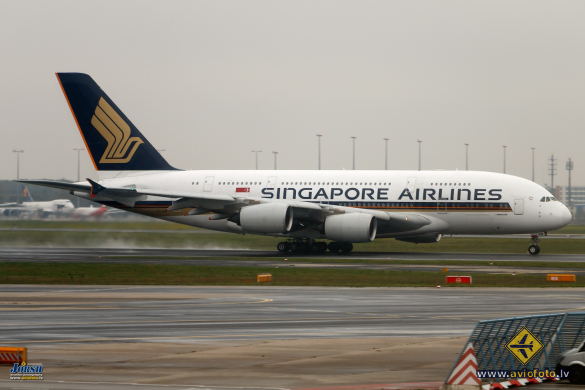 Airbus A380-841