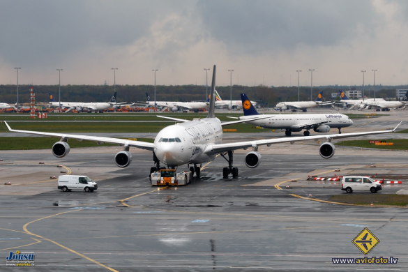 Airbus A340-313X