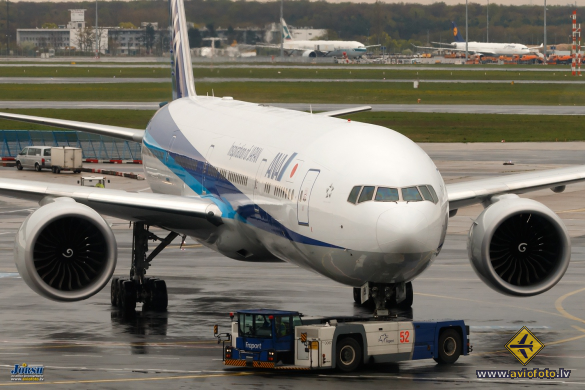 Boeing 777-381/ER