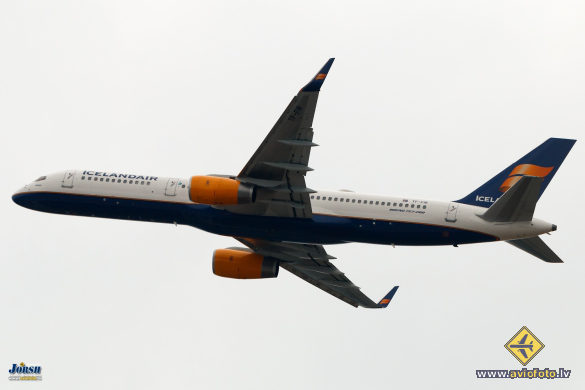 Boeing 757-256