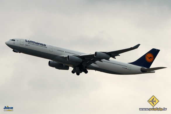Airbus A340-313