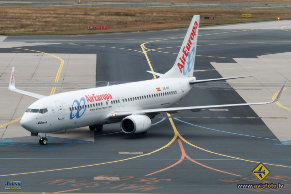 Boeing 737-86Q