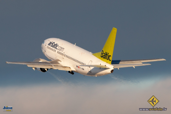 Boeing 737-522