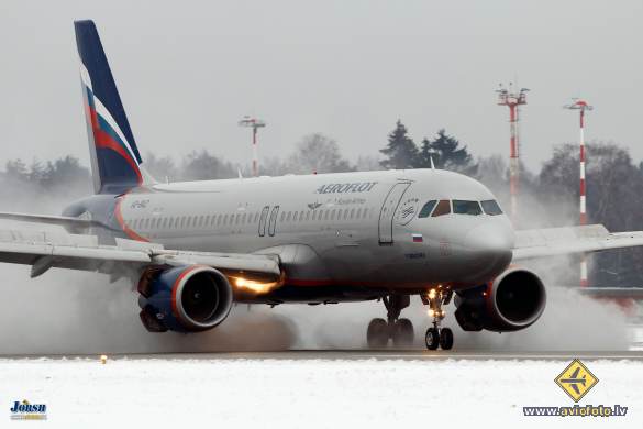 Airbus A320-214