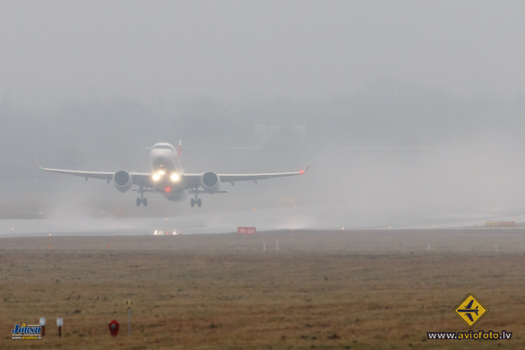 Bombardier CSeries CS100 (BD-500-1A10)