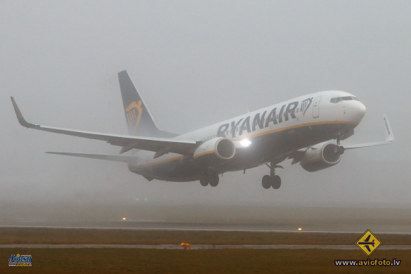 Boeing 737-8AS