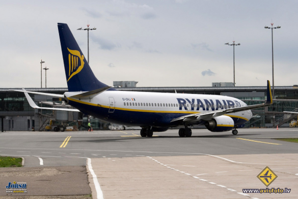 Boeing 737-8AS
