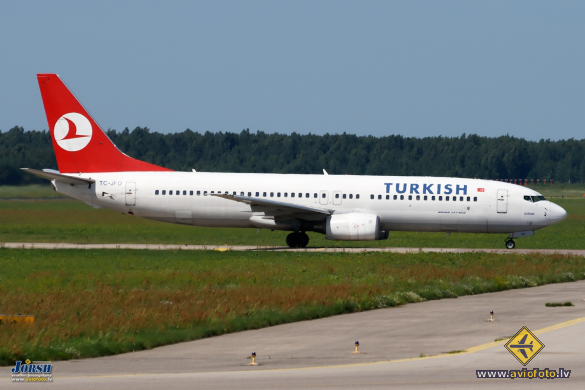 Boeing 737-8F2