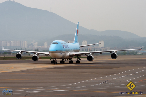Boeing 747-4B5