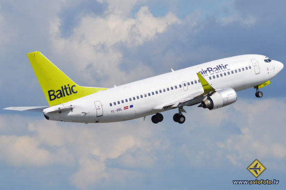 Boeing 737-33V