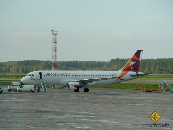 Airbus A320-211