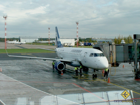 Embraer 170STD (ERJ-170-100STD)