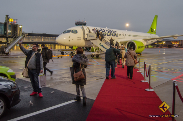 Bombardier CSeries CS300 (BD-500-1A11)