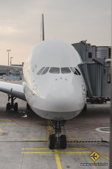 Airbus A380-841