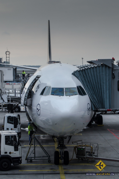Airbus A340-313