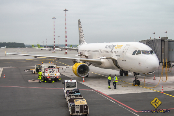 Airbus A320-214