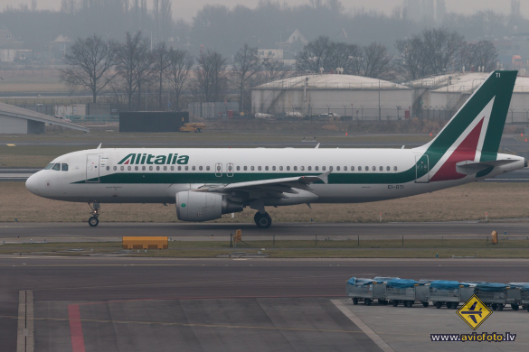 Airbus A320-216