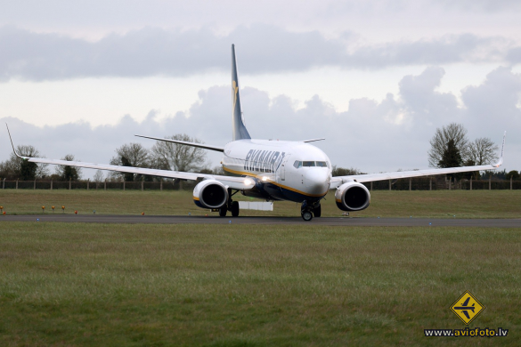Boeing 737-8AS