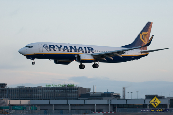 Boeing 737-8AS
