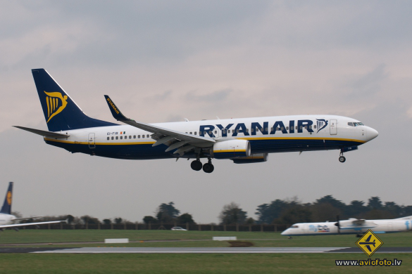 Boeing 737-8AS