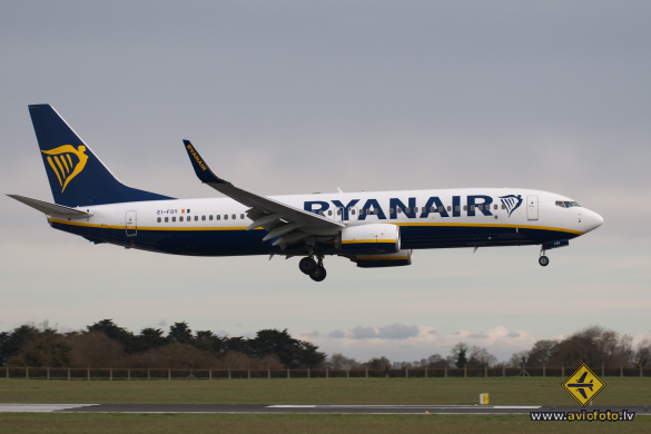 Boeing 737-8AS