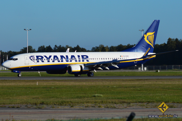 Boeing 737-8AS