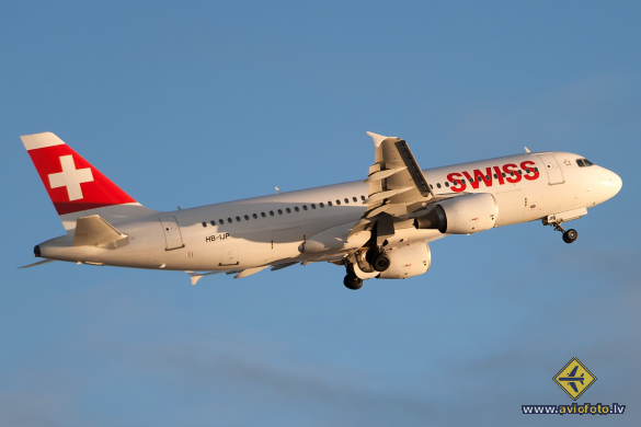 Airbus A320-214