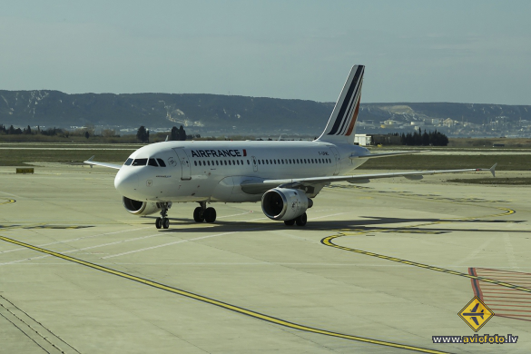 Airbus A319-113