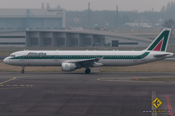 Airbus A321-112