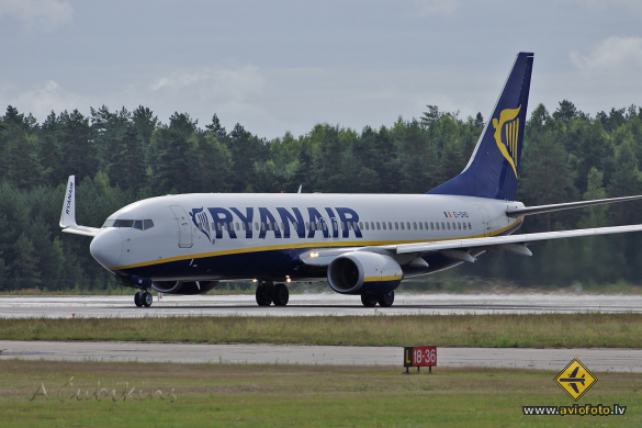 Boeing 737-8AS