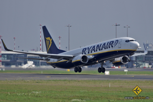 Boeing 737-8AS