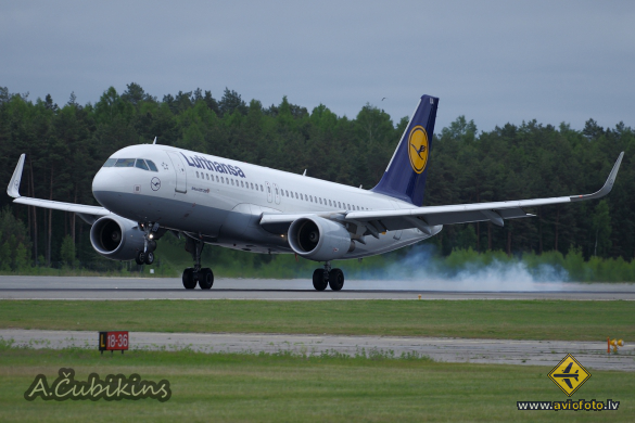 Airbus A320-214