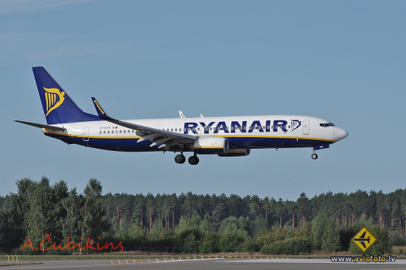 Boeing 737-8AS