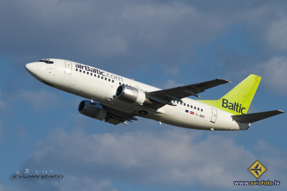 Boeing 737-31S