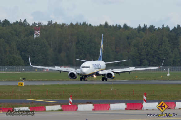 Boeing 737-8AS