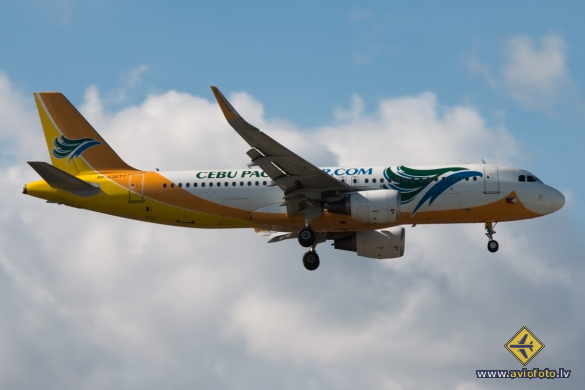 Airbus A320-214