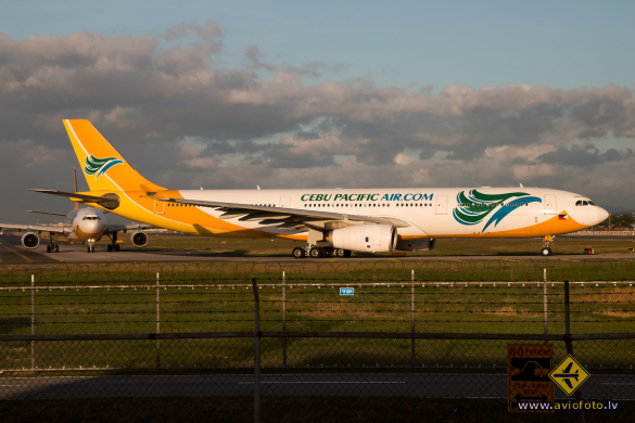 Airbus A330-343