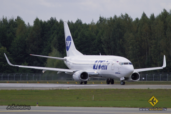 Boeing 737-524