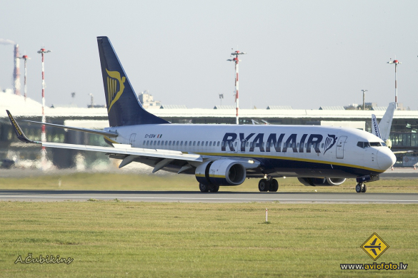 Boeing 737-8AS