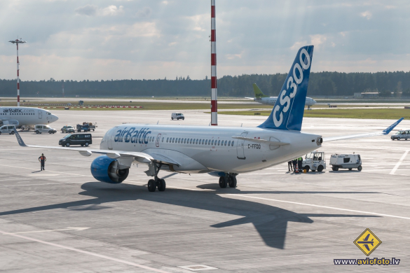 Bombardier CSeries CS300 (BD-500-1A11)
