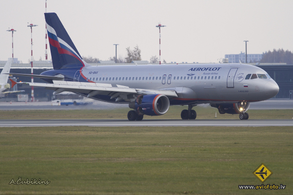 Airbus A320-214