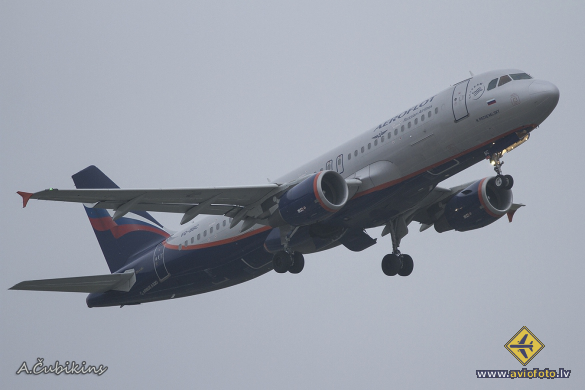 Airbus A320-214