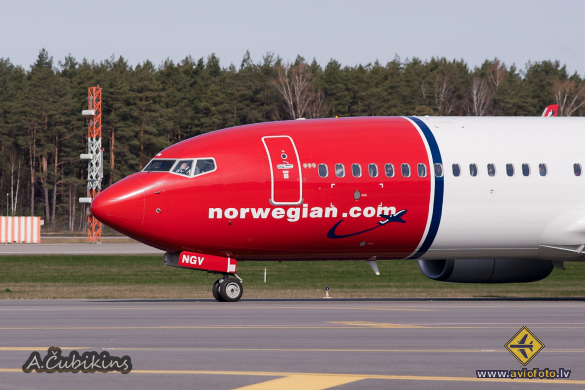 Boeing 737-8JP