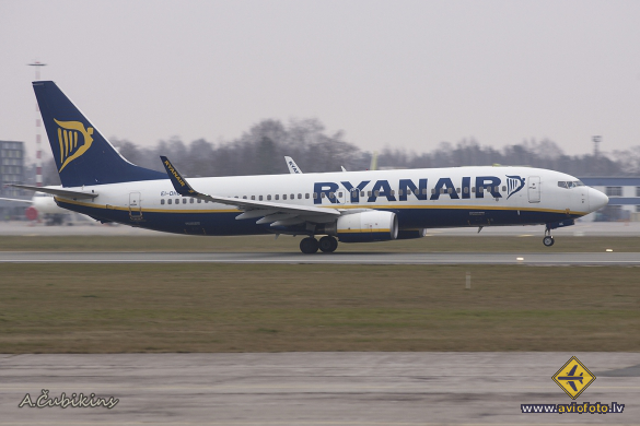Boeing 737-8AS