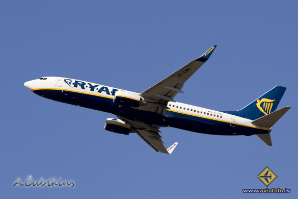 Boeing 737-8AS