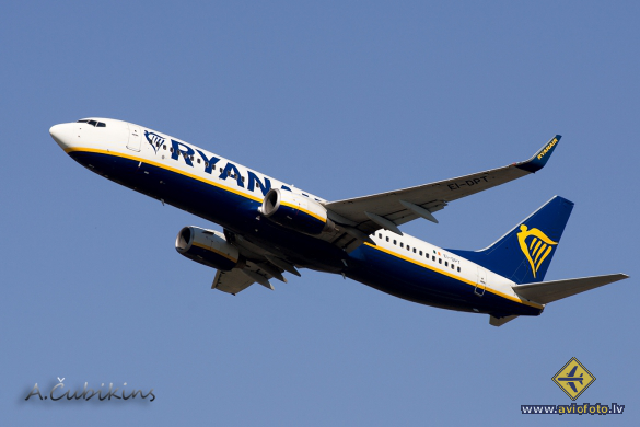Boeing 737-8AS