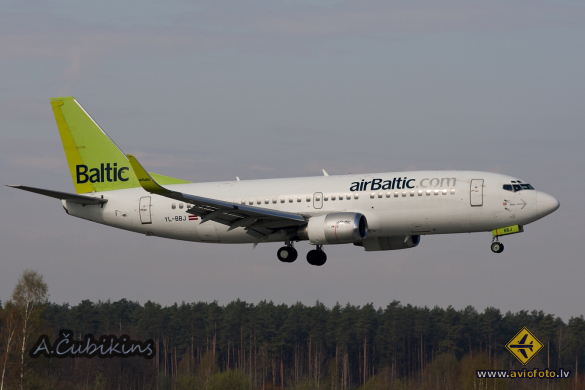 Boeing 737-36Q