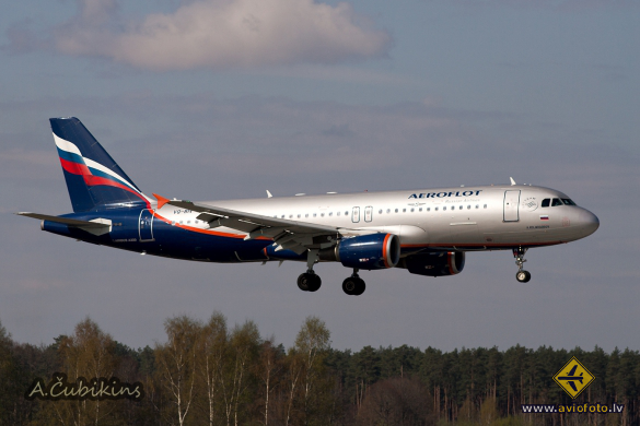 Airbus A320-214